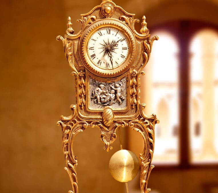 L’histoire de l’horloge cartel française  styles et évolution