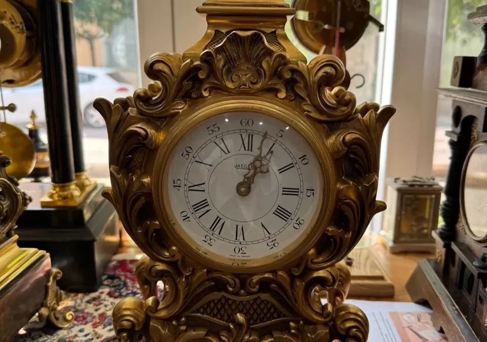Différences mouvement 8 et 30 jours / horloges et pendules